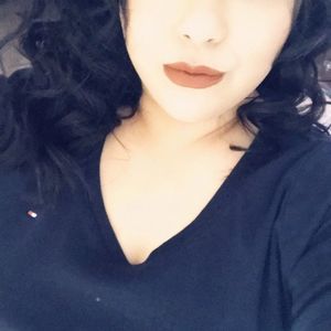 Meet your Posher, Claudia